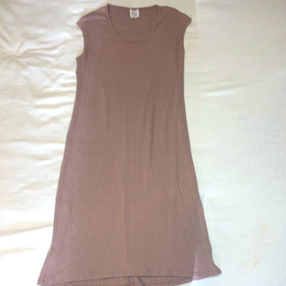 Bodycon Ribbed Dress w/Cutout back - Picture 3 of 11